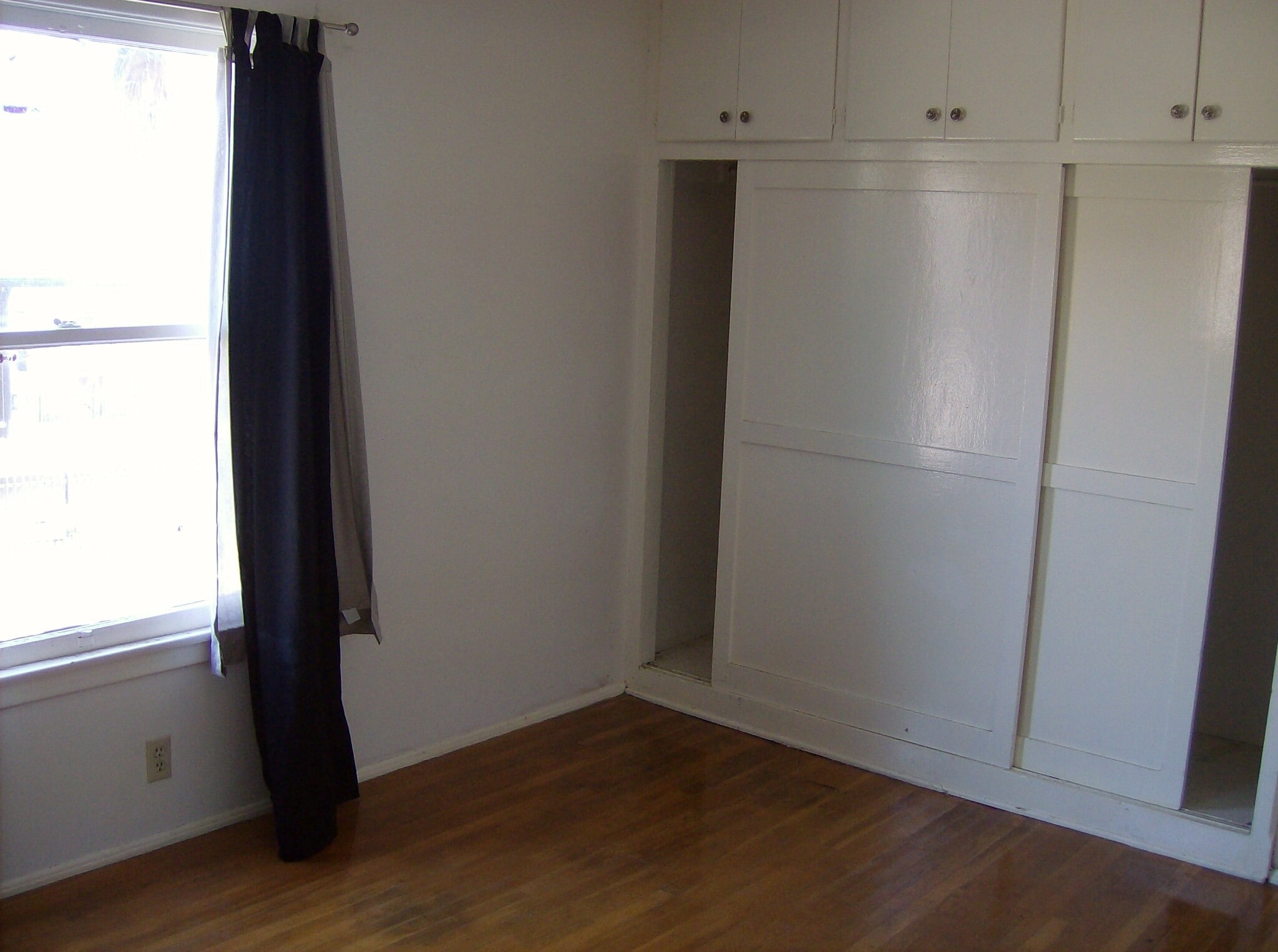 Building Photo - 4603 1/2 Marmion Way