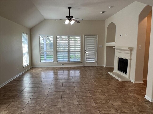 Building Photo - 5214 Sunlight Hill Ct