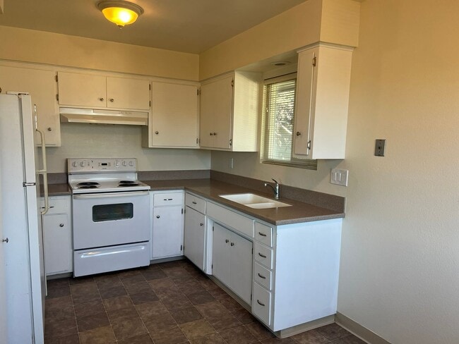 Building Photo - LSSTE715