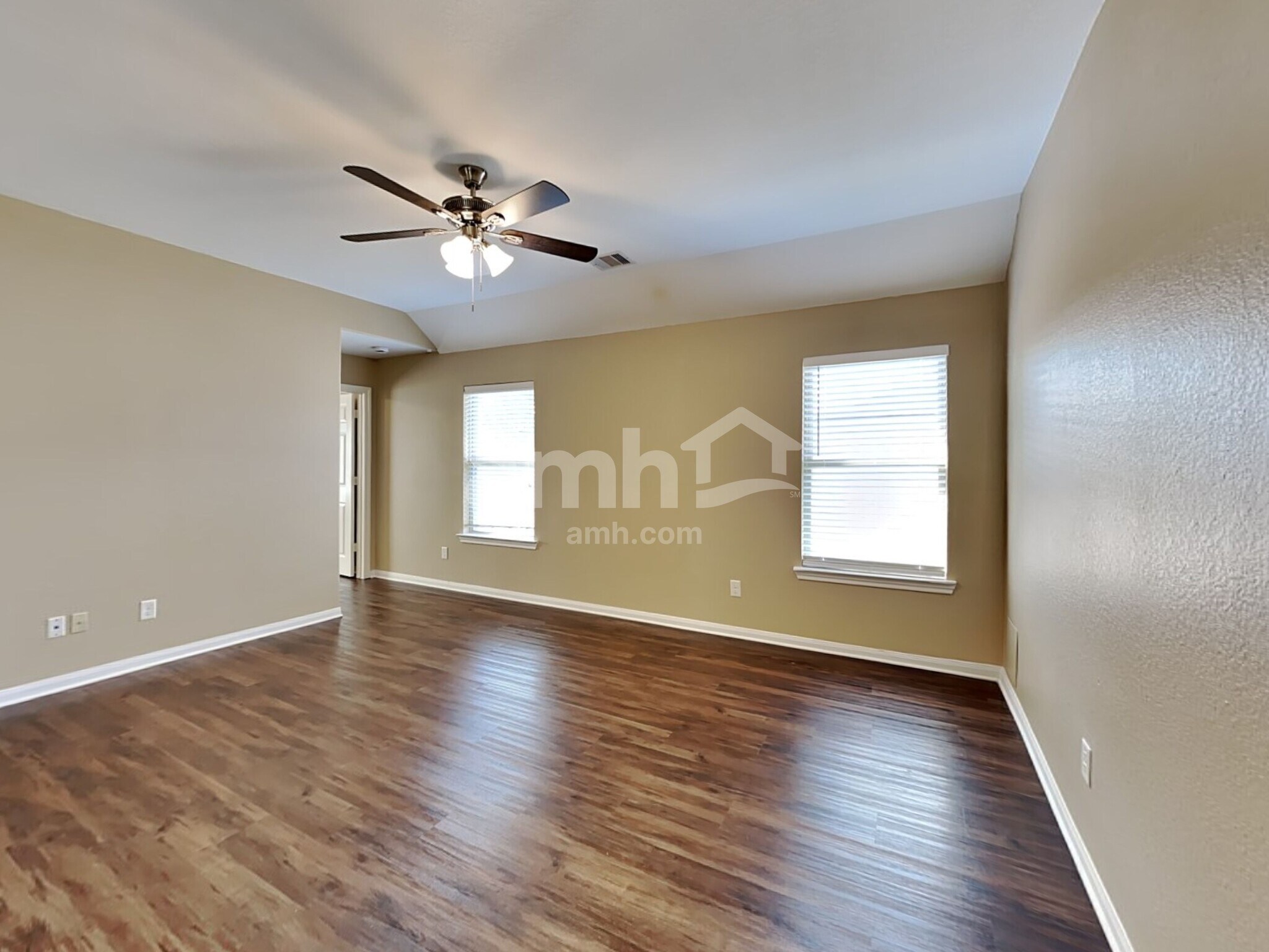 Building Photo - 5318 Rio Dr