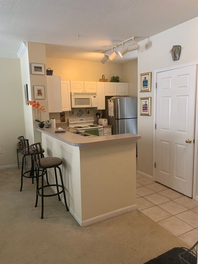 Building Photo - 571 Water St