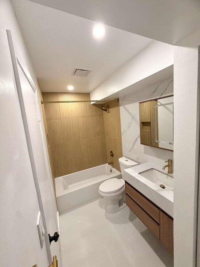 Building Photo - 788 NW 92nd Ave