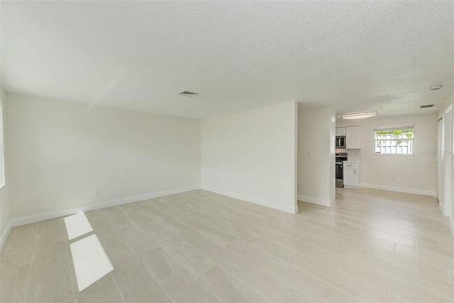 Building Photo - 178 175th Ave E