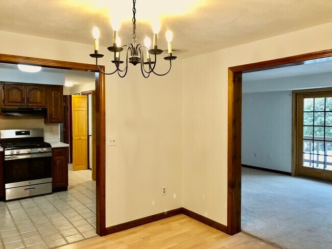 Building Photo - 98 Apache Way