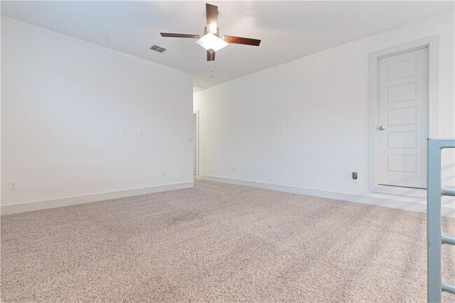 Building Photo - 1410 Casa Dr