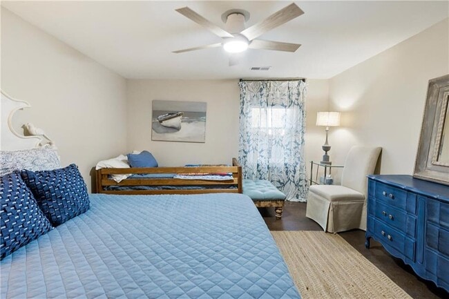 Building Photo - 4035 Lacey Dr