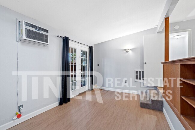 Building Photo - Updated Charming Studio in Historic Folsom...