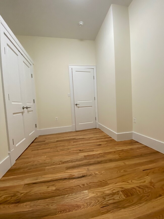 BEDROOM - 134 W 80th St