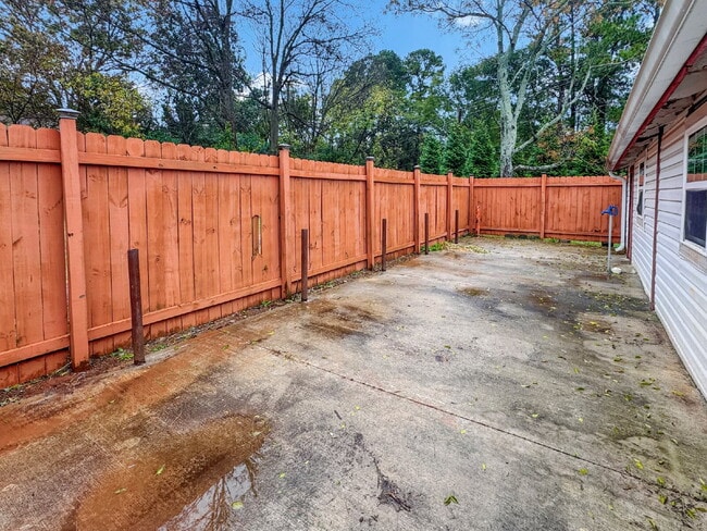 Building Photo - Two Bedroom Home for Rent in Central Gainesville Location