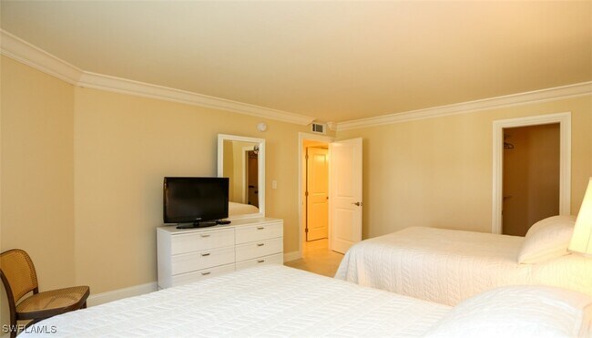 Building Photo - 4551 Gulf Shore Blvd N