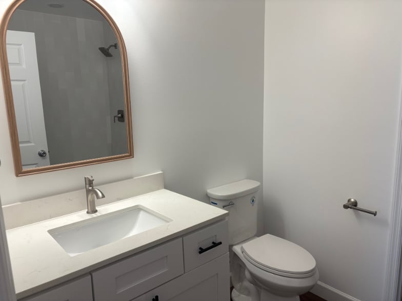 Building Photo - 108 Hobson St