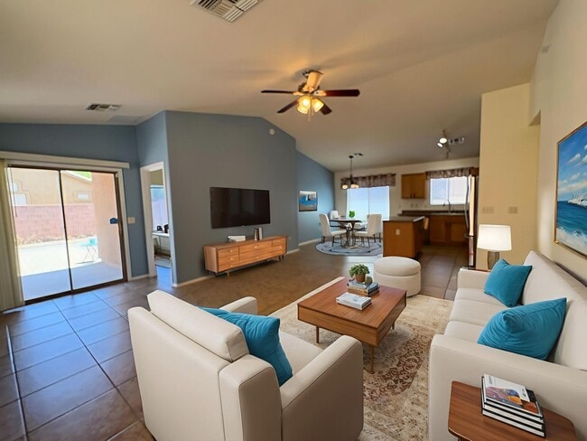 Building Photo - 4 bedroom two bath close to Cienega High S...