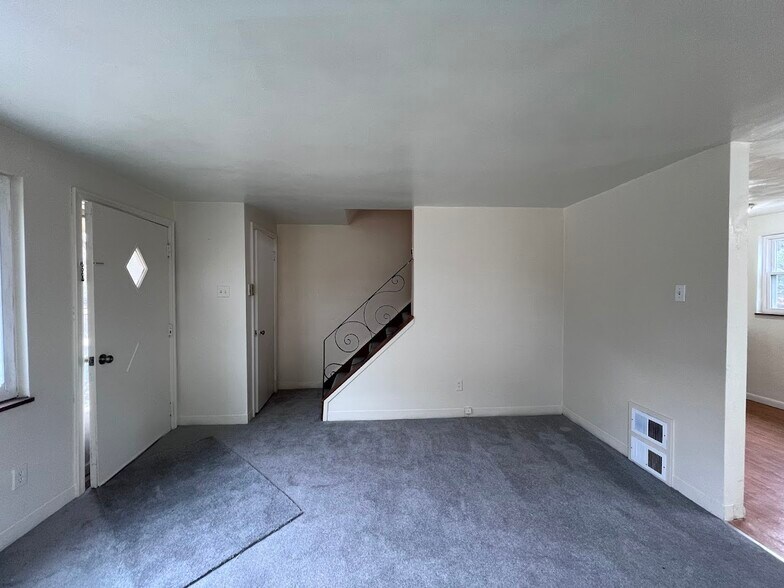 Building Photo - 320 San Juan Dr