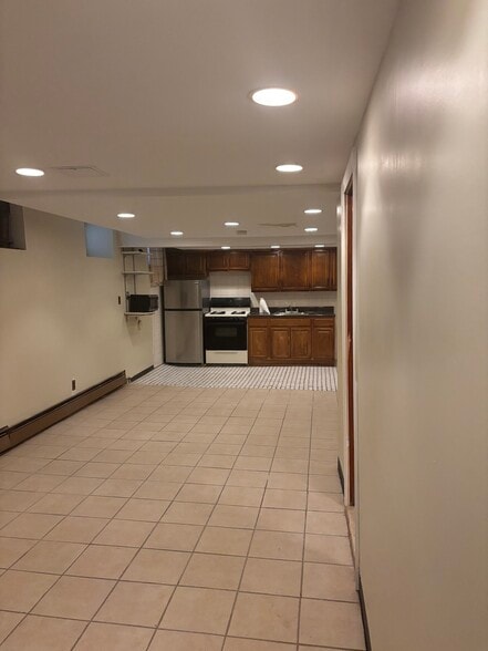 Kitchen - 1511 Teller Ave