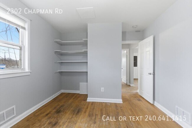 Building Photo - 2302 Chapman Rd