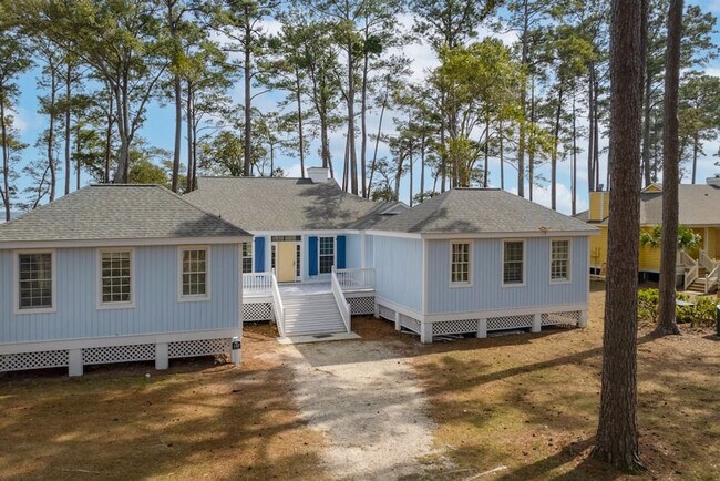 Building Photo - 152 Avenue of Oaks