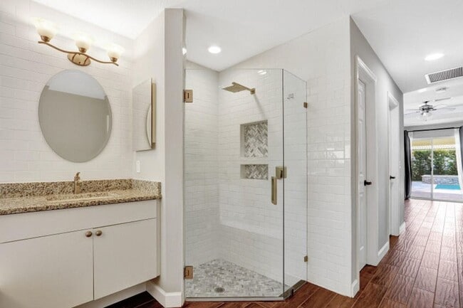 Building Photo - 1097 Egret Cir N