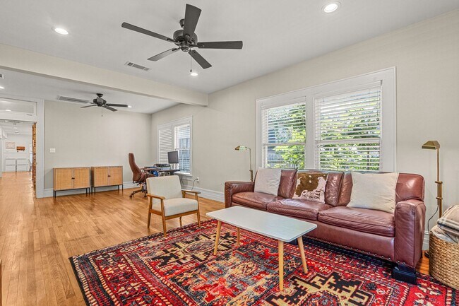 Building Photo - 2200 Hurley Ave