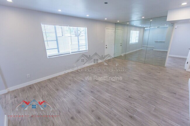 Building Photo - 2912 W Butler Dr