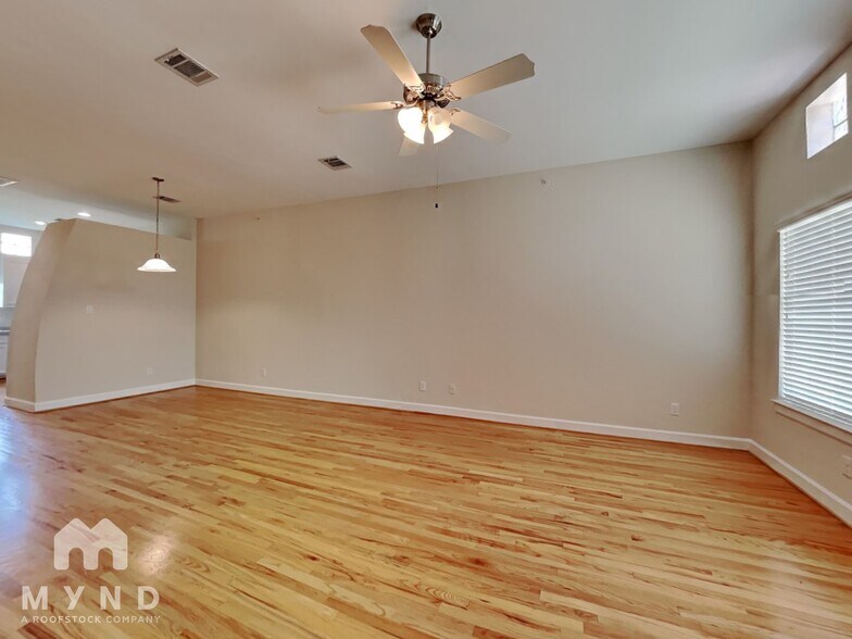 Building Photo - 8705 Bryam St