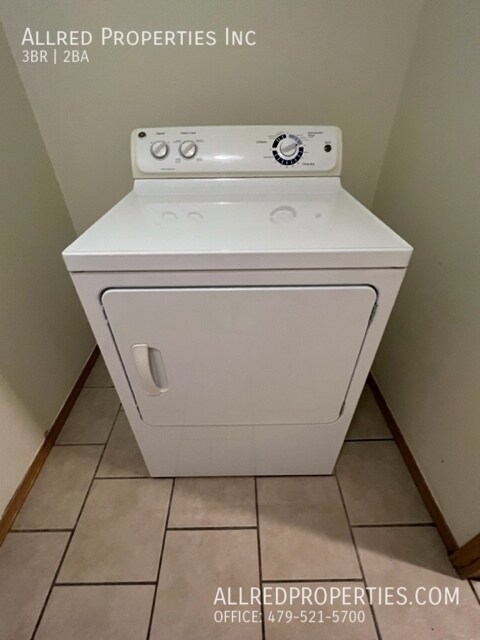 Building Photo - 1675 Evalyn Cir