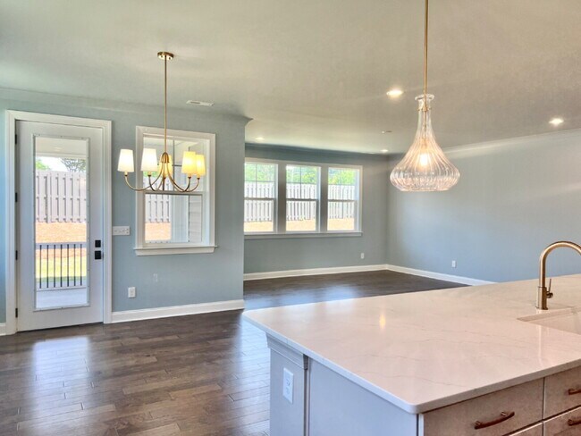 Building Photo - STUNNING and SPACIOUS!