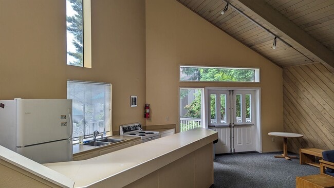 Building Photo - 10819 NE 37th Pl