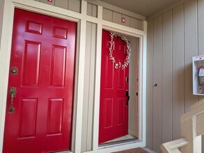 Building Photo - 2709 Oak Rd