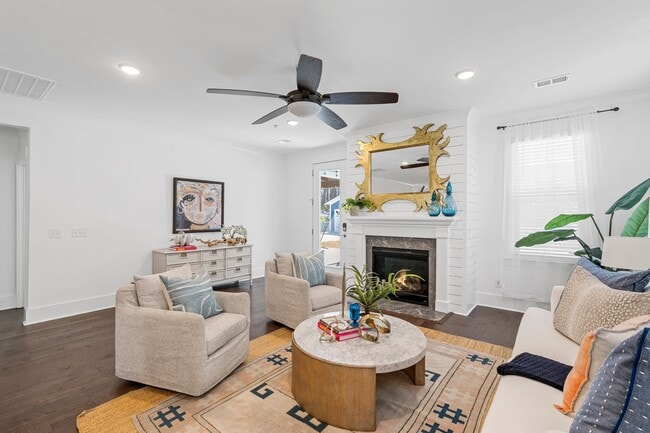 Building Photo - Better than new 4 bedroom + office on larg...