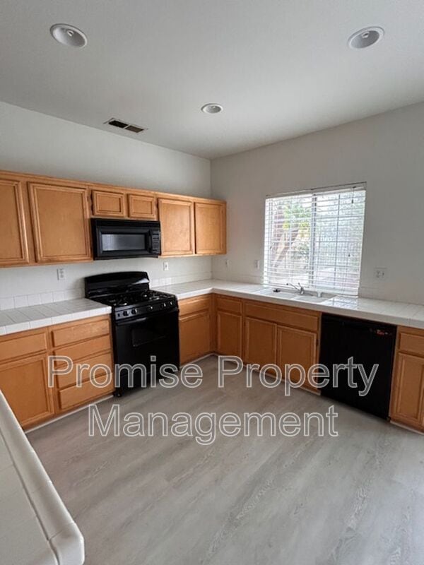 Building Photo - 1281 Avenida Amistad