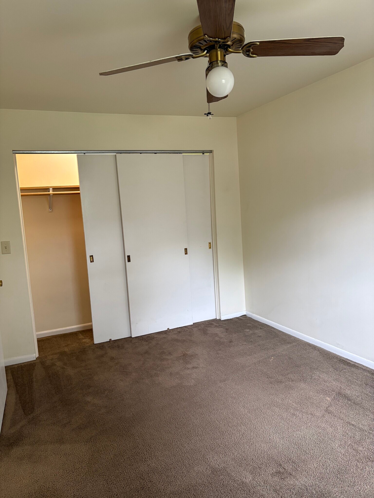 Building Photo - 4721 W Elm St