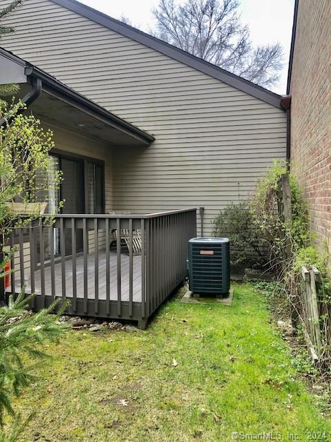 Building Photo - 2437 Bedford St