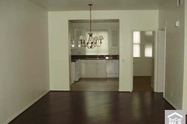 Building Photo - 306 District Ct