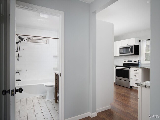 Building Photo - 20201 Overlook Dr