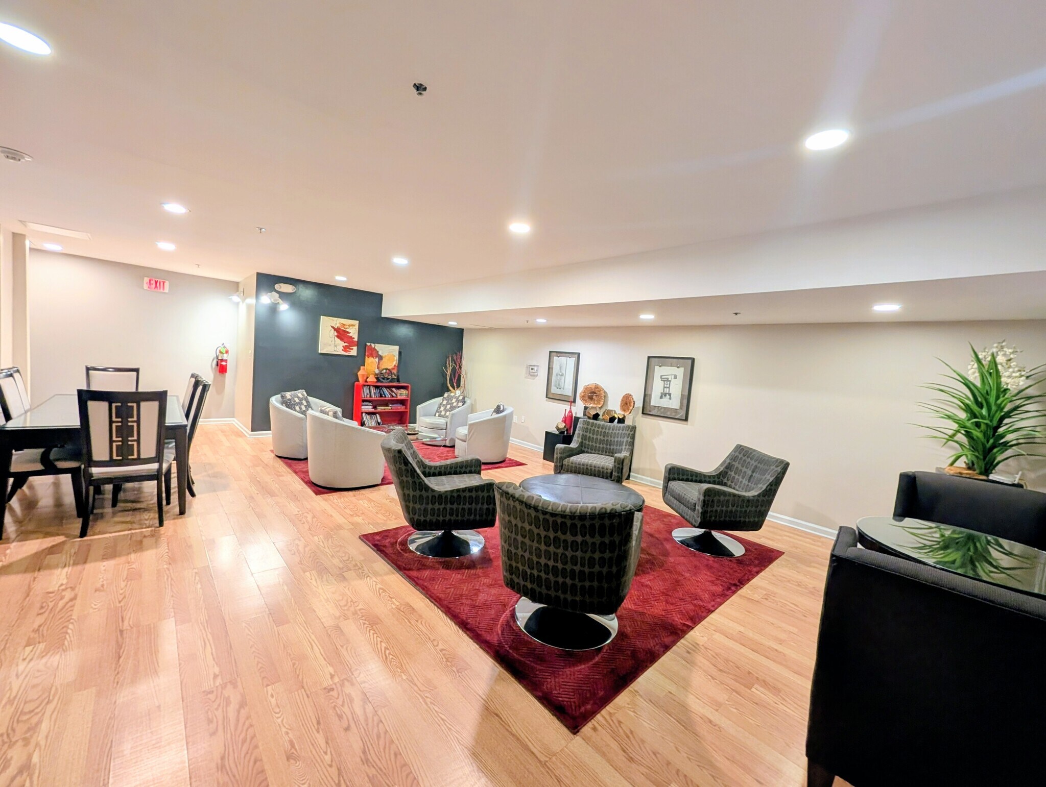 Building Photo - 1324 Locust St