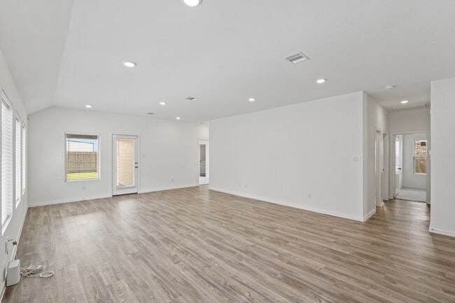 Building Photo - 5403 Still Mdw Ln