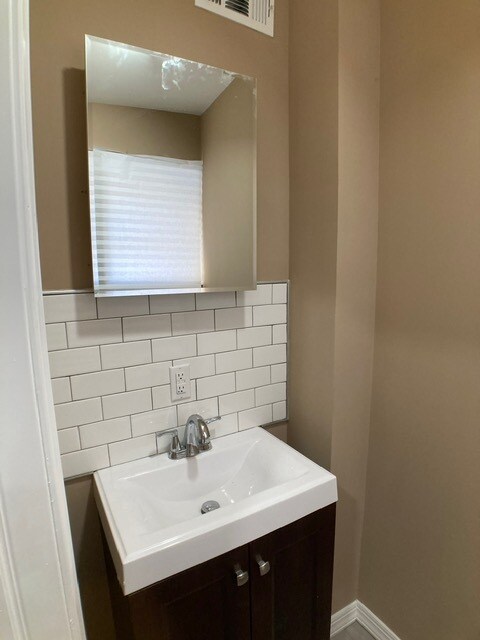 Building Photo - 4523 Parrish St