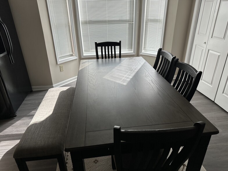 Large Kitchen Table - 11265 Amy Frances Ln