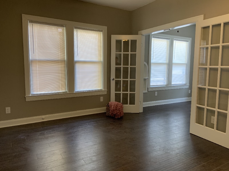 Building Photo - 209 E Rosewood Ave