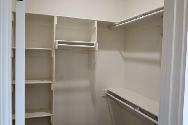 Building Photo - 510 Cosmos St