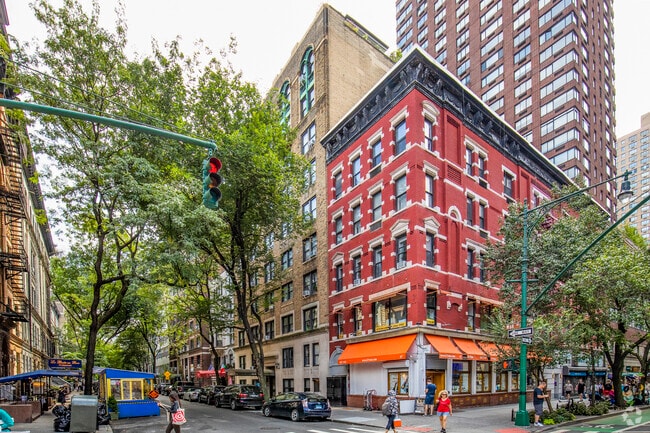 74 W 68th St New York, NY 10023 - The Morleigh