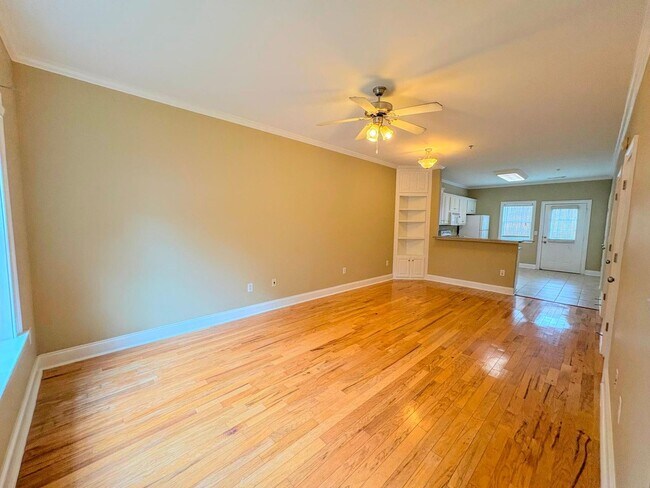 Building Photo - AVAILABLE NOW!  2-bedroom |  2.5-bathroom condo—move-in ready | Easy Access to Downtown Athens