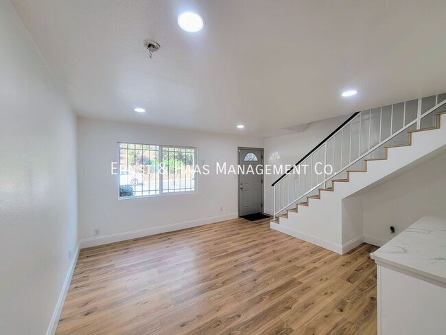 Building Photo - Beautifully Remodeled 2 Story Townhome wit...