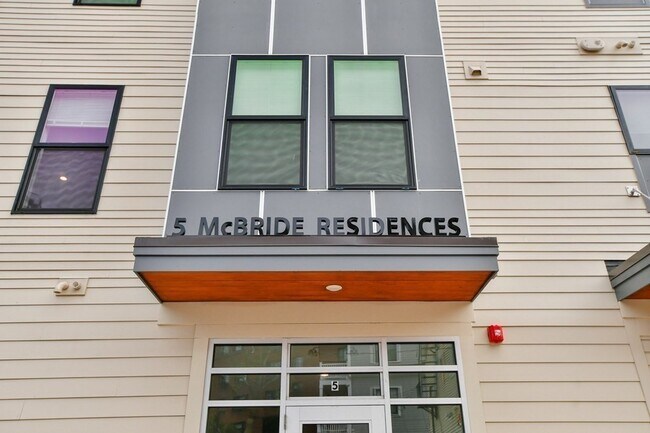 Building Photo - 5 McBride St