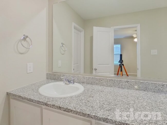 Building Photo - 2504 Bunkerton Dr