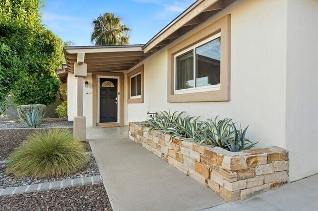Building Photo - 3 Bedroom/ 2Bath in Heart of Scottsdale!!