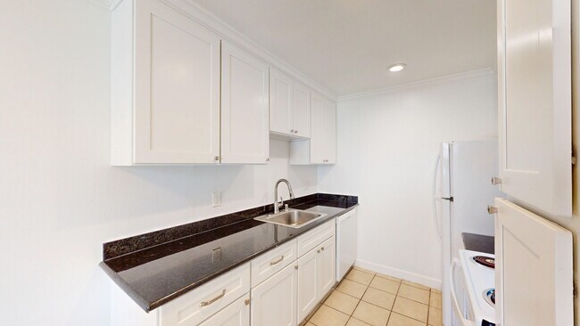 Building Photo - 18213 Happy Ln