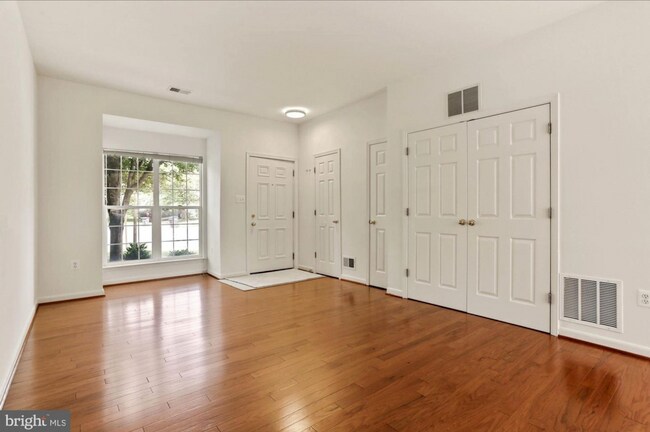 Building Photo - 2418 Misty Dawn Ct