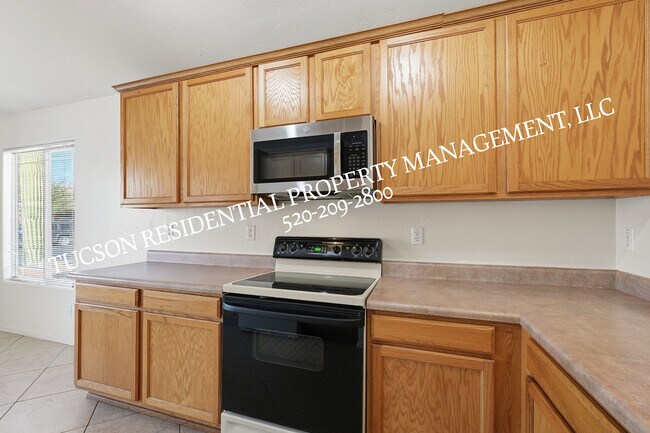 Building Photo - 2440 N Creek Vista Dr