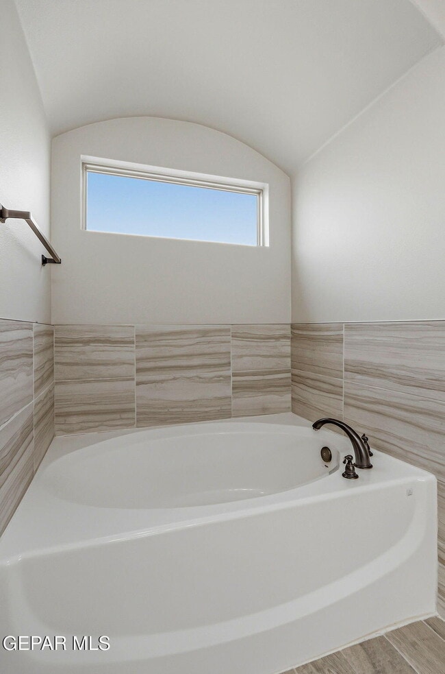 Building Photo - 14900 Tierra Crystal Ave